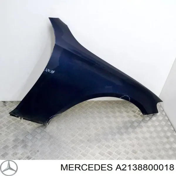 Pára-lama dianteiro direito A2138800018 Mercedes