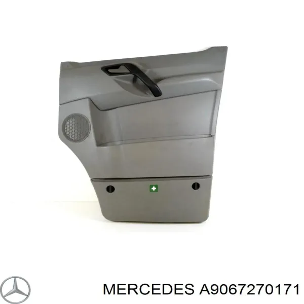 Revestimento (cobrimento) interno da porta dianteira direita A9067270171 VAG