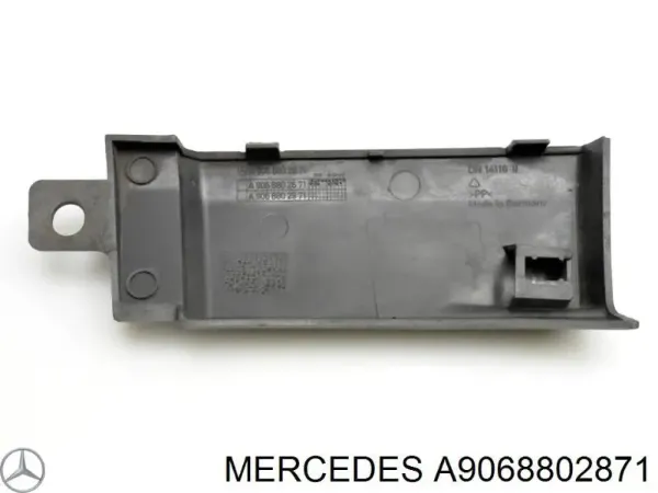 Placa sobreposta do pára-choque traseiro esquerdo A9068802871 Mercedes