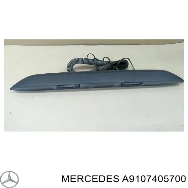 Maçaneta esquerda externa da porta traseira (batente) A9107405700 Mercedes