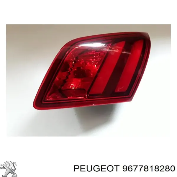 Lanterna traseira direita interna 9677818280 Peugeot/Citroen