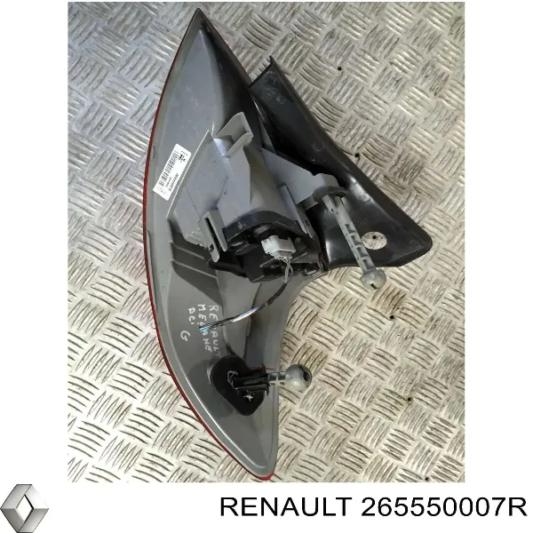 Lanterna traseira esquerda externa 265550007R Renault (RVI)