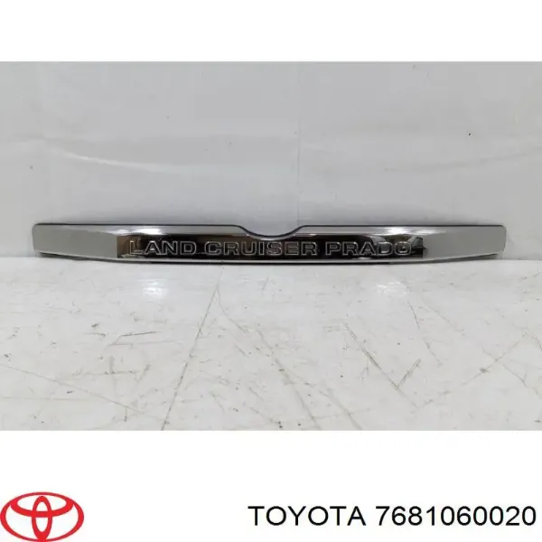 Placa sobreposta de tampa de porta-malas 7681060020 Toyota