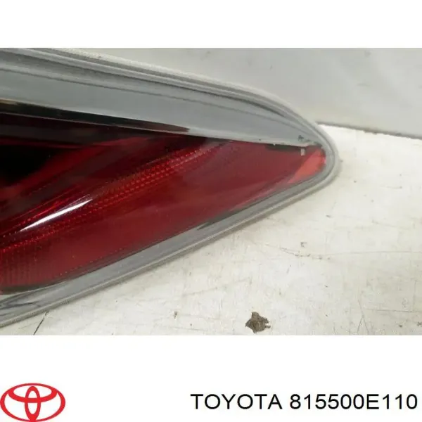 Lanterna traseira direita externa 815500E110 Toyota