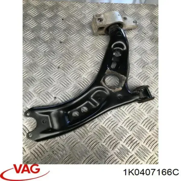 Braço oscilante inferior direito de suspensão dianteira 1K0407166C VAG