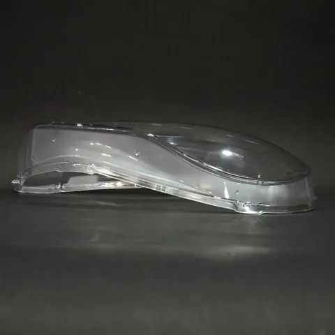 Luz esquerda 31111190 Volvo