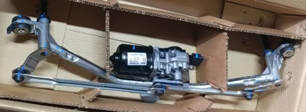 Trapézio de limpador pára-brisas 9816558880 Peugeot/Citroen