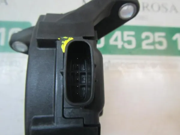 Pedal de gás (de acelerador) Toyota Corolla E21