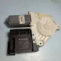 Motor de acionamento de vidro da porta dianteira direita Volkswagen Jetta 1K2