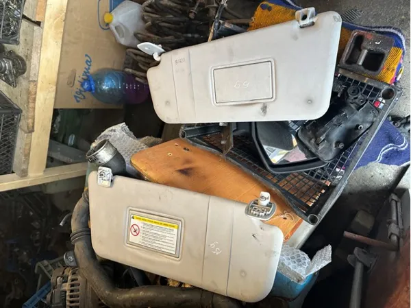 Pala contra o sol 8143YA Peugeot/Citroen