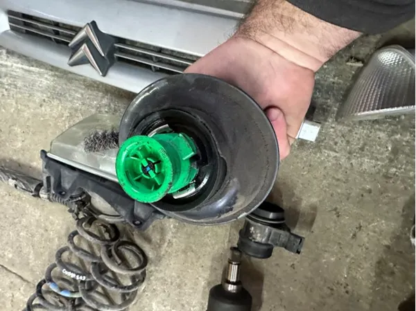 Tampa (tampão) do tanque de combustível 1508J6 Peugeot/Citroen