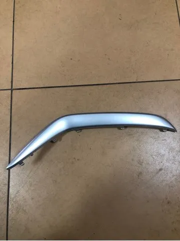 Moldura esquerda do pára-choque traseiro 86627G5000 Hyundai/Kia