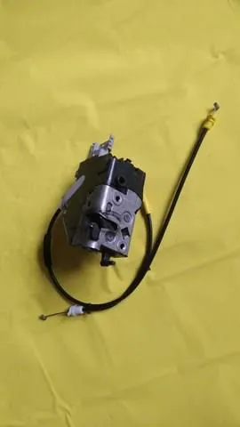 Fecho da porta dianteira esquerda 9681335980 Fiat/Alfa/Lancia