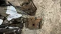 Suporte do freio traseiro direito KIA Sorento C5, UM