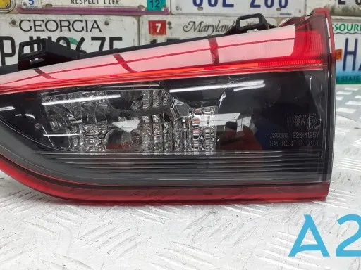Lanterna traseira direita interna G45F513F0C Mazda