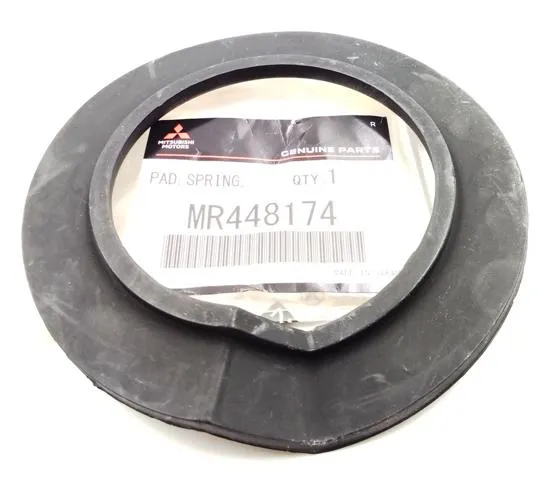 Espaçador (anel de borracha) da mola dianteira inferior Mitsubishi MR448174