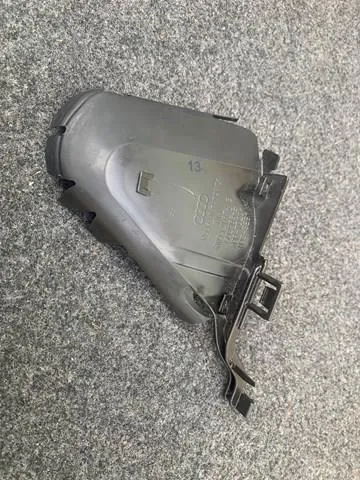 8W0121674B VAG Conduto de ar/defletor do radiador, superior