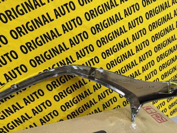 Moldura esquerda do pára-choque dianteiro D10J507K0C Mazda