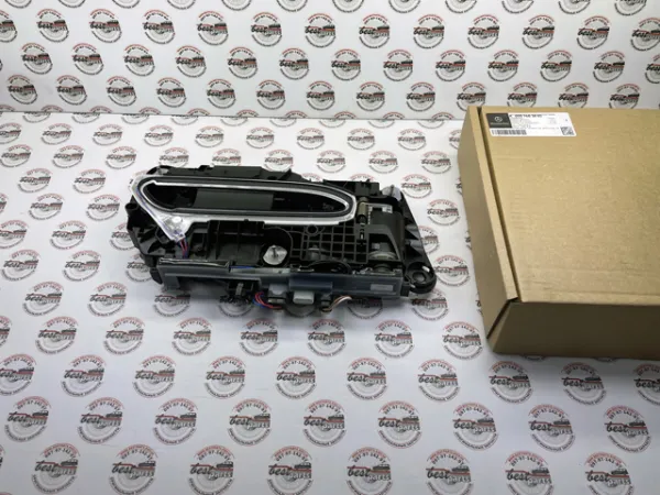 Suporte de maçaneta externa da porta traseira direita A0997603005 Mercedes