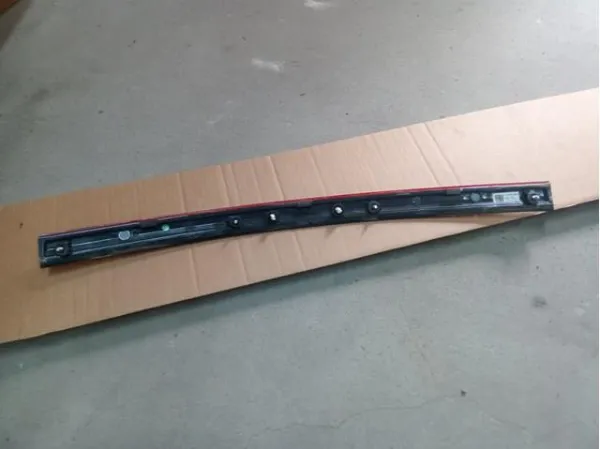 Moldura de tampa de porta-malas 87310F1501 Hyundai/Kia