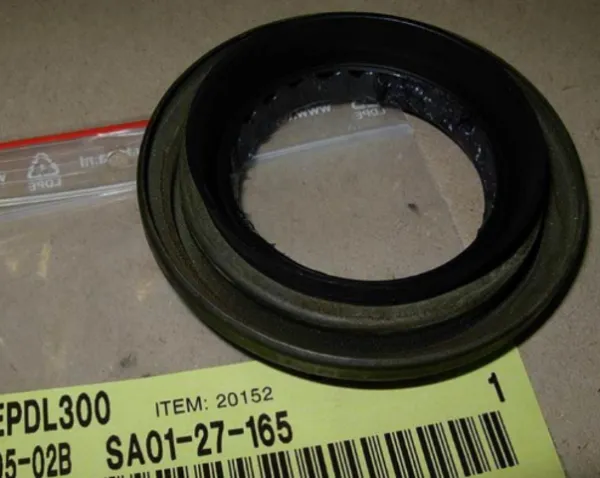 Bucim da haste de redutor do eixo traseiro SA0127165 Mazda