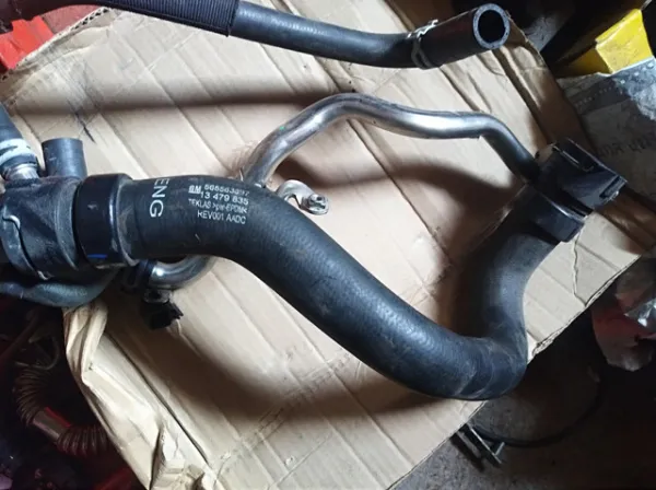 Mangueira (cano derivado) de bomba de água de admissão 565563897 Opel