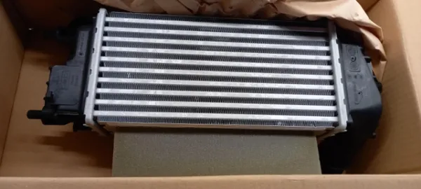 Radiador de intercooler Ford Puma J2K, CF7