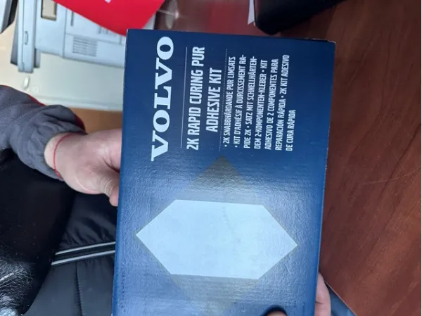 Cola selante para os vidros 32132745 Volvo