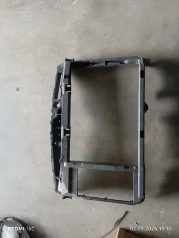 Suporte do radiador montado (painel de montagem de fixação das luzes) Citroen C3 AIRCROSS II