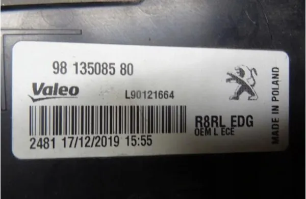 Lanterna traseira esquerda externa 9813508580 Peugeot/Citroen