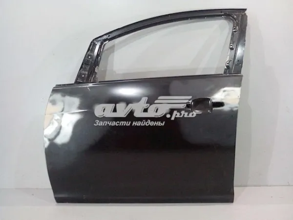 Porta dianteira esquerda 13330765 General Motors