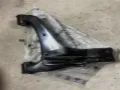 Braço oscilante inferior esquerdo de suspensão dianteira SsangYong Rodius 