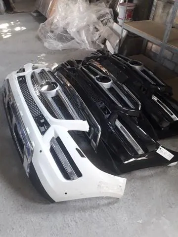 Pára-choque dianteiro A1668853125 Mercedes