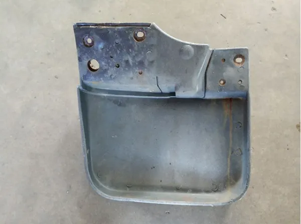 Protetor de lama dianteiro direito Mitsubishi MR109284 preço, a partir de 63,78 USD