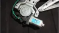 Motor de acionamento de vidro da porta dianteira esquerda KIA Carens FC