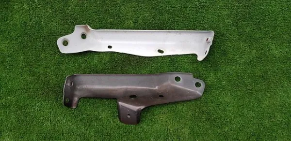 Consola dianteira de fixação do pára-lama dianteiro esquerdo F41C14CLAA Nissan/Infiniti