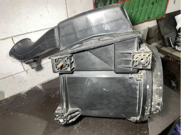 Caixa de filtro de ar A9705280706 Mercedes