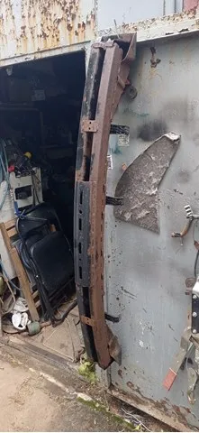 Reforçador do pára-choque traseiro KIA Carnival III