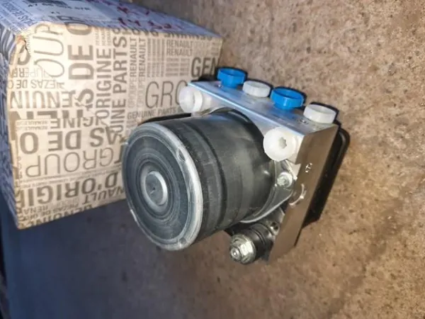  Renault (RVI) 476600457R