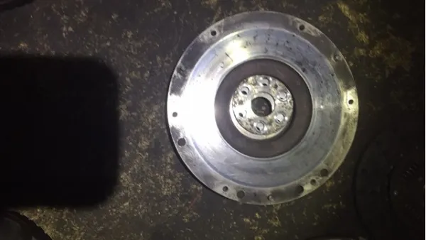 1120A075 Mitsubishi Volante de motor