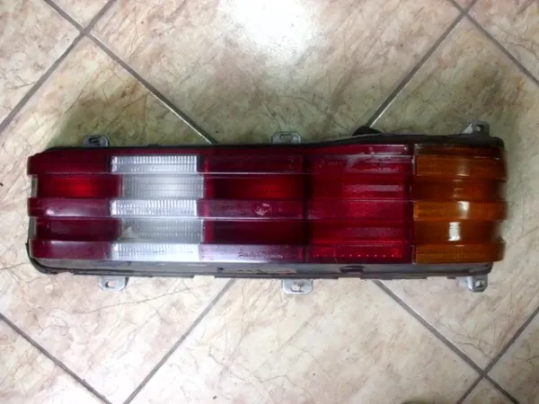 Lanterna traseira direita Mercedes E W123