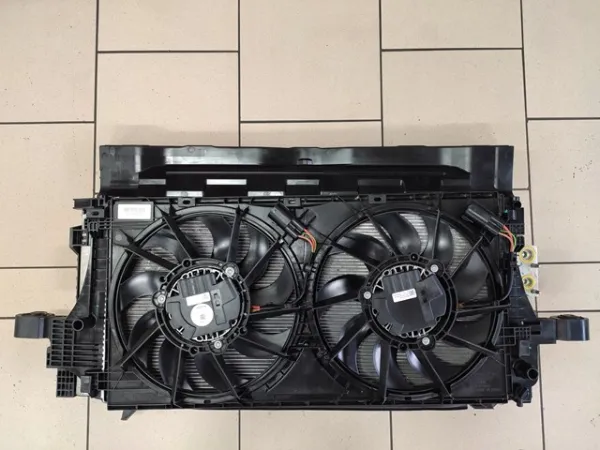 Radiador de esfriamento de motor 31686548 Volvo