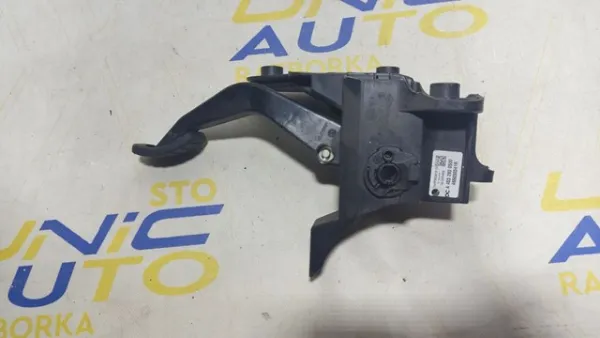 Pedal de embraiagem 465030341R Renault (RVI)