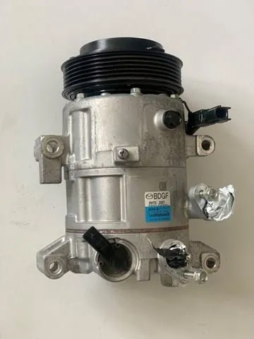 Compressor de aparelho de ar condicionado BDGF61450 Mazda