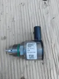Regulador de pressão de combustível na régua de injectores Volkswagen Passat 3G2, CB2