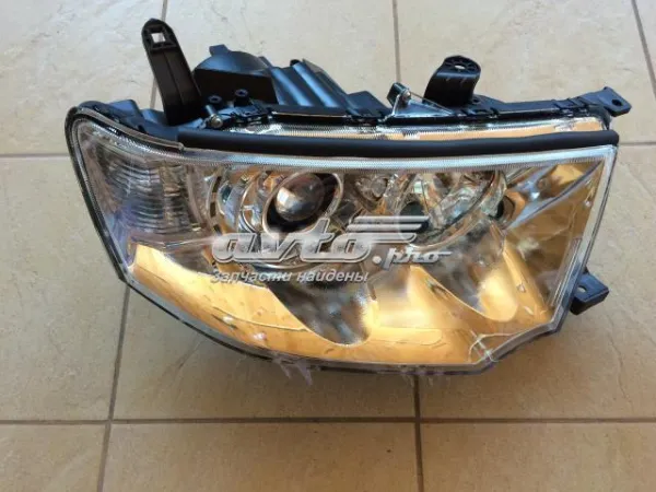 Luz direita 8301B622 Mitsubishi