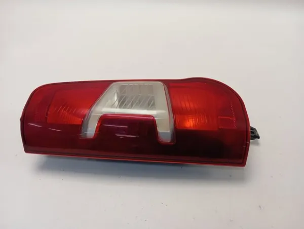 Lanterna traseira esquerda 9819235880 Opel