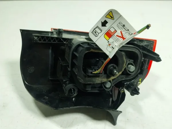 Lanterna traseira direita externa 9823950280 Peugeot/Citroen