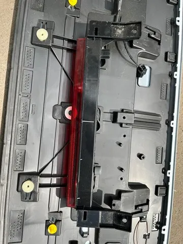 Sinal de parada traseiro adicional Volvo XC40 536