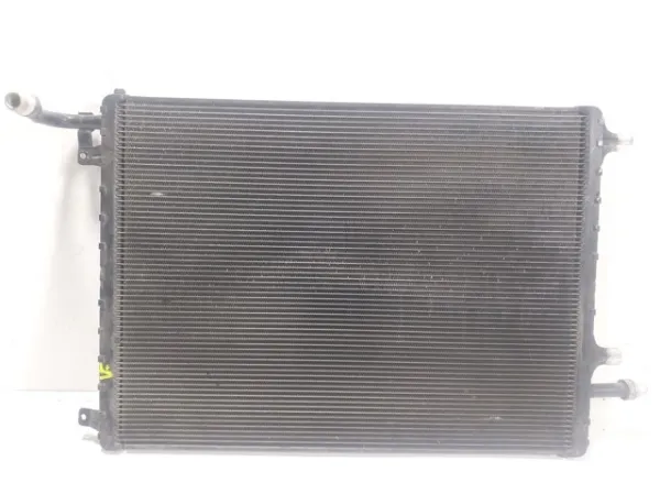 Radiador de esfriamento de motor adicional LR075357 Land Rover
